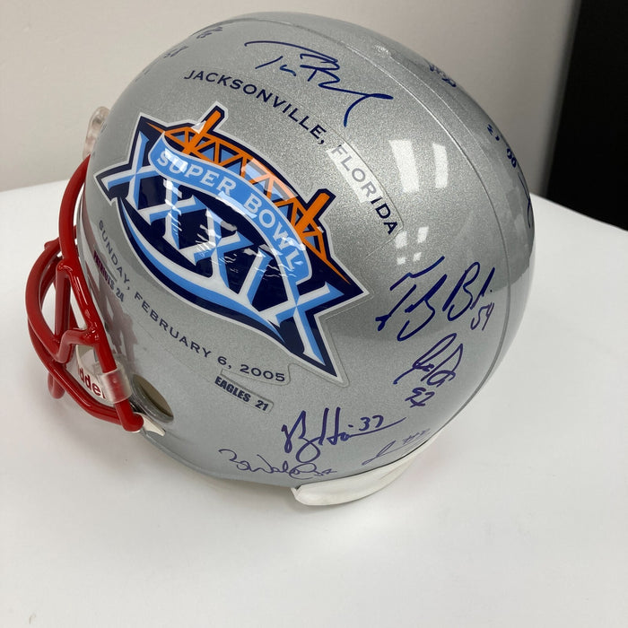 2004 New England Patriots Super Bowl Champs Team Signed Helmet Tom Brady Beckett