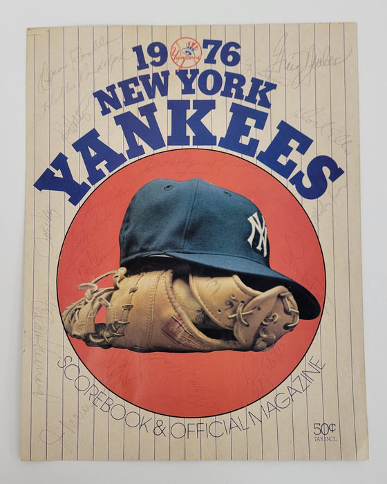 1976 New York Yankees Team Signed Scorebook Beckett COA