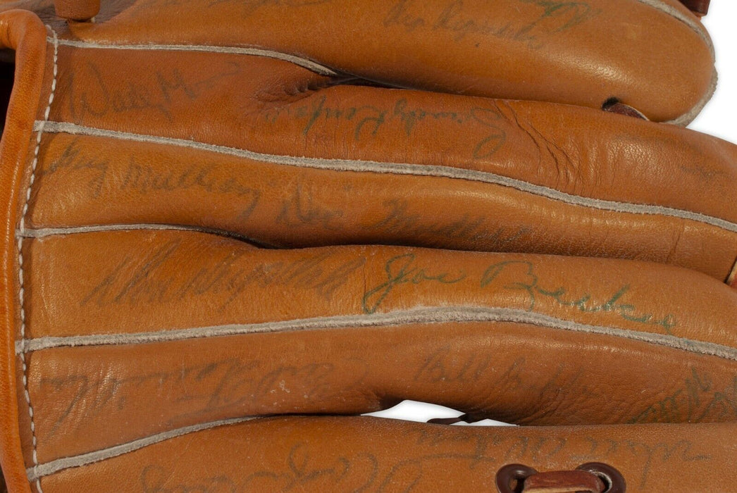 1959 Los Angeles Dodgers World Series Champs Team Signed 1950's Glove Beckett
