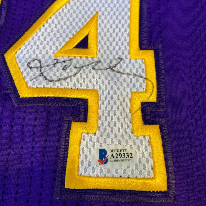 Kobe Bryant Signed 2010-11 Los Angeles Lakers Game Issued #24 Jersey Beckett COA