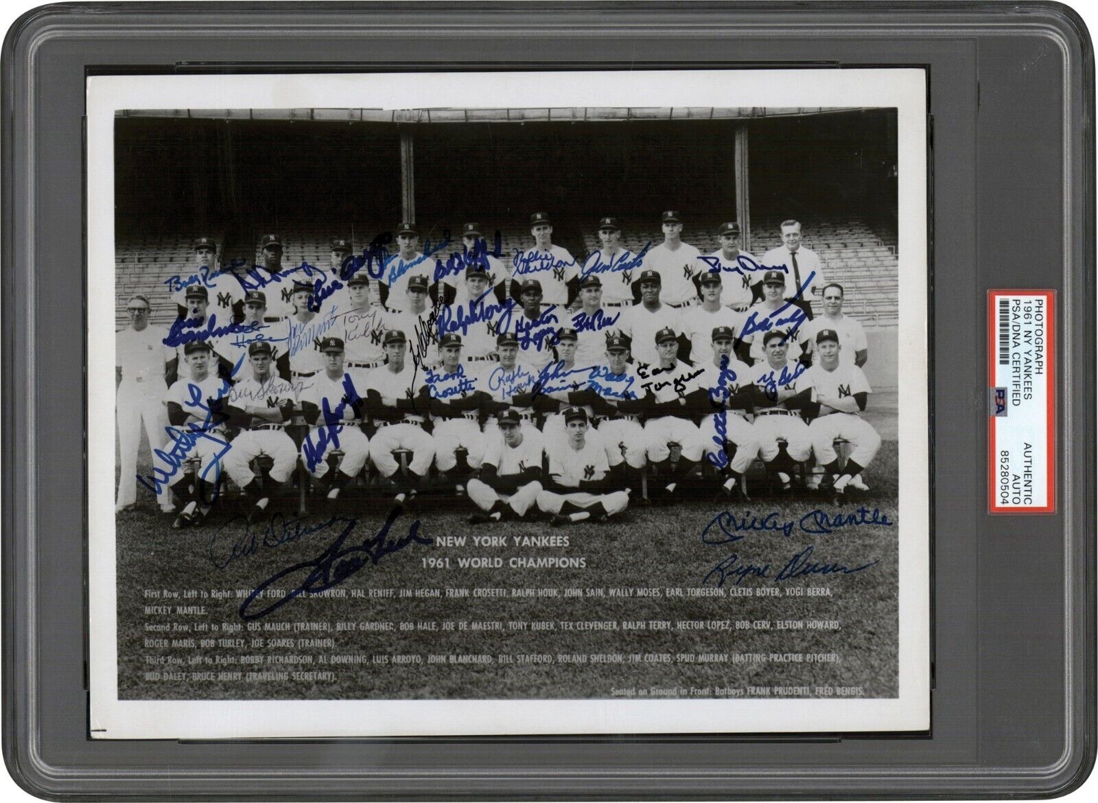 1961 New York Yankees Team Signed Photo Mickey Mantle PSA DNA