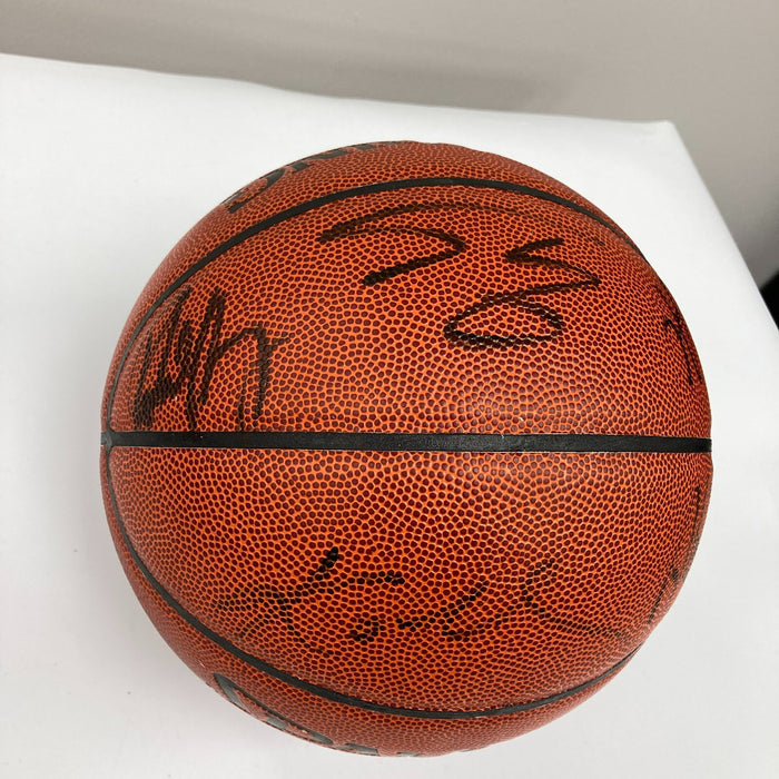 Kobe Bryant 1999-2000 Los Angeles NBA Champs Team Signed Basketball Beckett COA