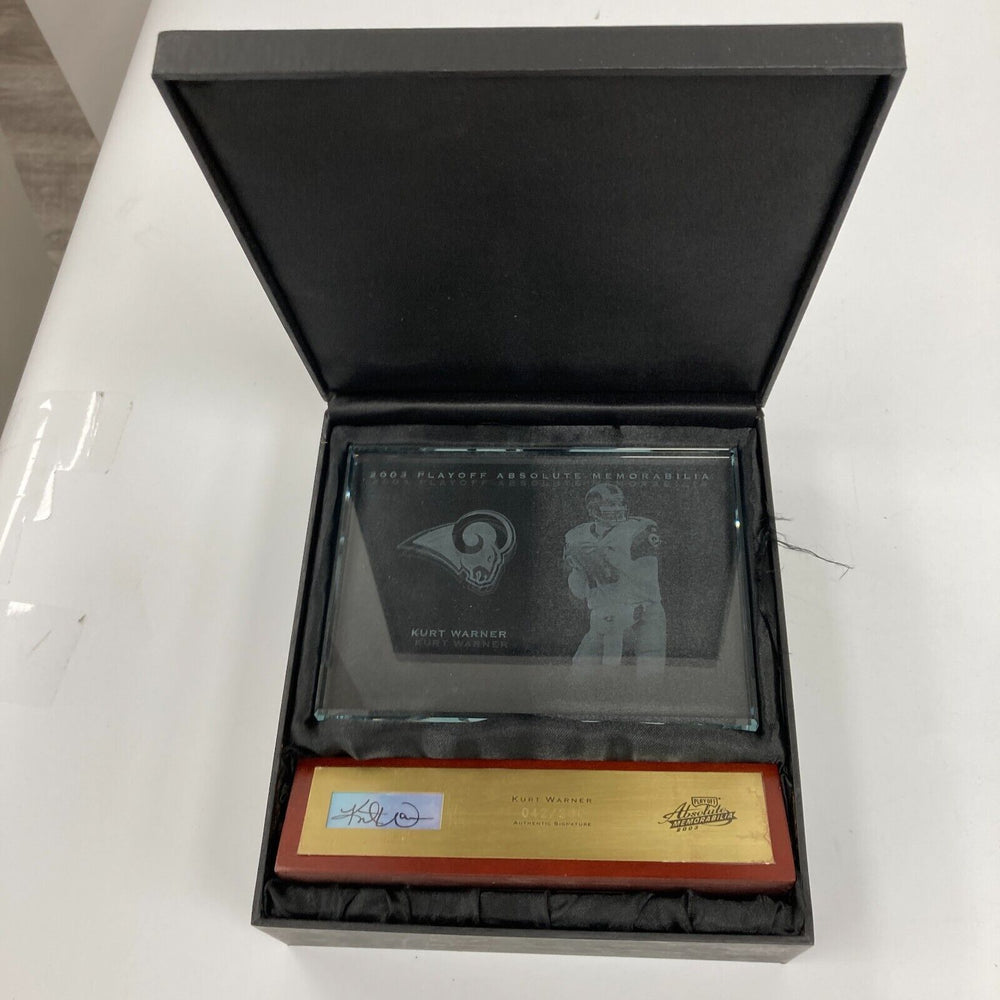 2003 Playoff Absolute Memorabilia Kurt Warner Rams Signed Auto Glass Display
