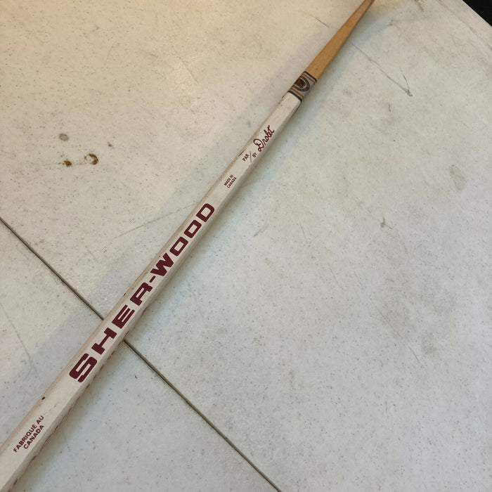 1993-94 Chicago Blackhawks Team Signed Chris Chelios Game Used Hockey Stick JSA