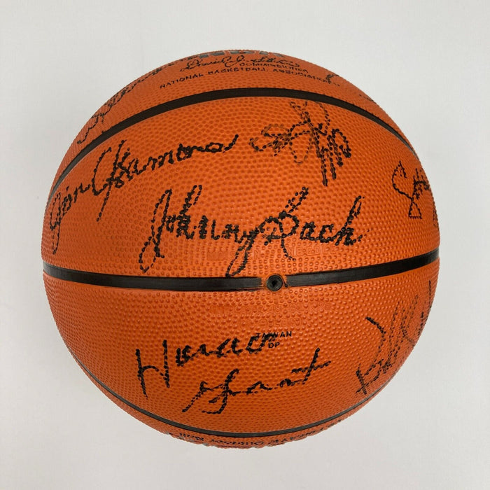 Michael Jordan 1991-92 Chicago Bulls NBA Champs Team Signed Basketball Beckett