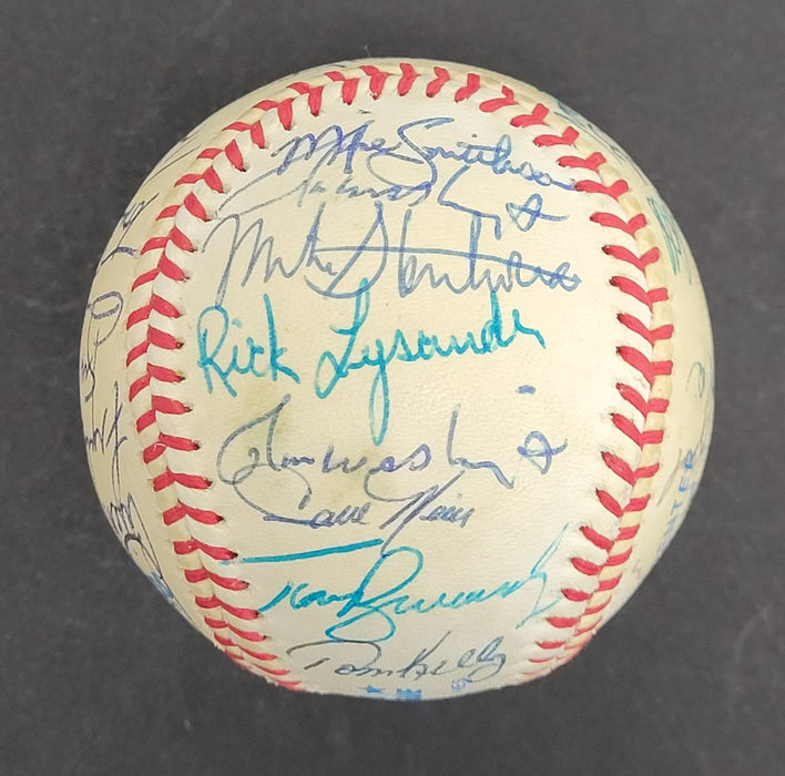 Kirby Puckett 1985 Minnesota Twins Team Signed Baseball JSA COA