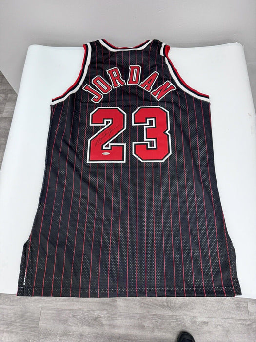 Michael Jordan Signed 1995-96 Pro Cut Chicago Bulls Jersey UDA & Beckett COA