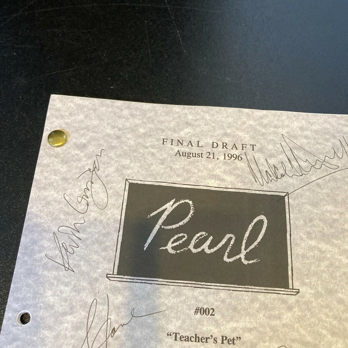 Cast Signed Pearl Movie Script JSA COA Malcolm McDowell Rhea Perlman, Carol Kane