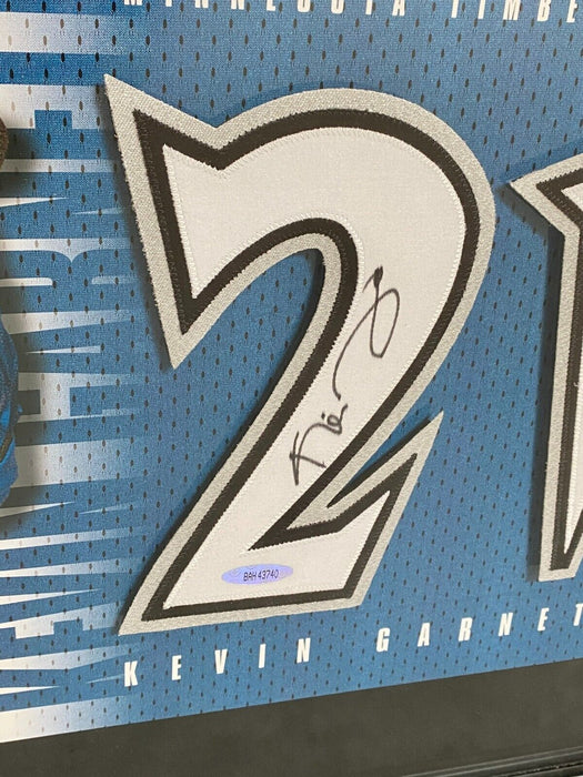 Kevin Garnett Signed Jersey Number #21 Display Upper Deck UDA COA