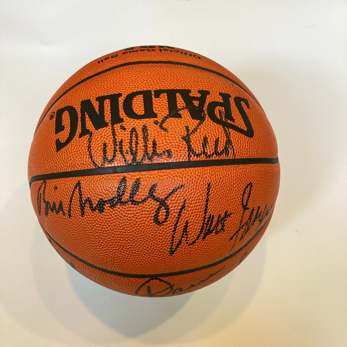 1972-73 New York Knicks NBA Champs Team Signed NBA Game Basketball UDA COA