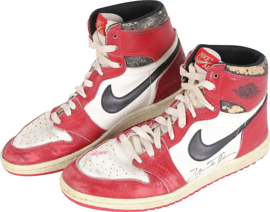 Michael Jordan Rookie Signed Pair Of 1985 Nike Jordan 1 Shoes Sneakers PSA DNA