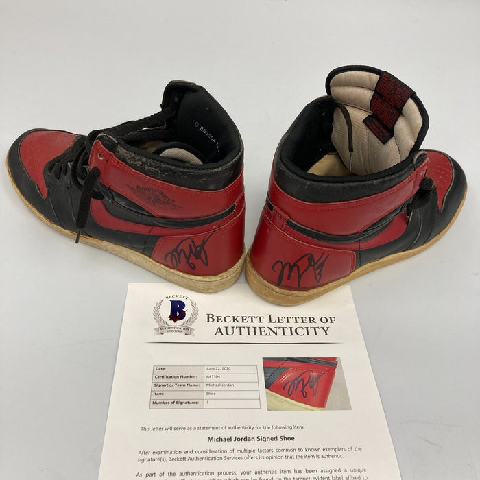 Michael Jordan Rookie Signed Pair Of 1985 Nike Jordan 1 Shoes Sneakers Beckett