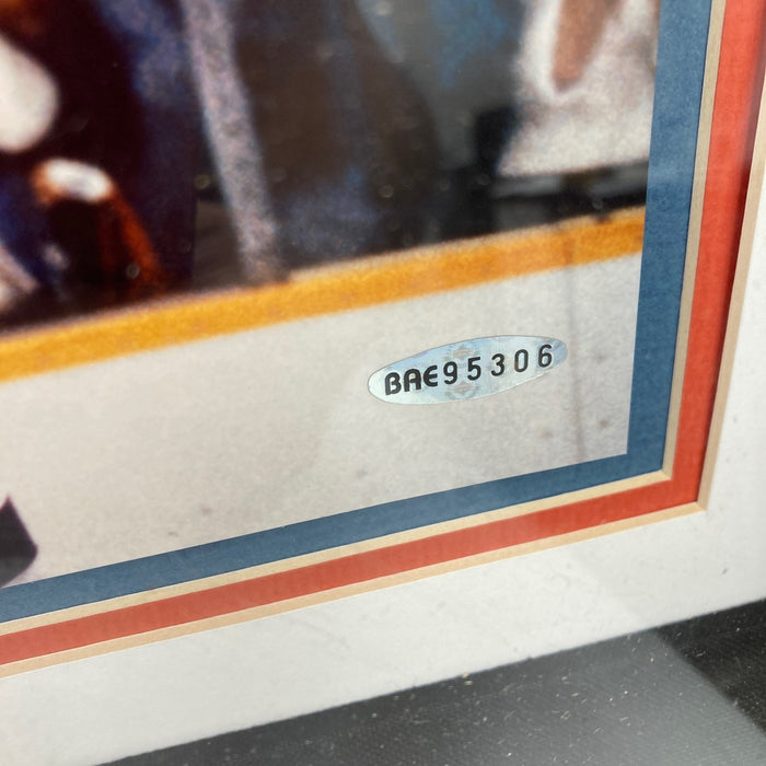 Wayne Gretzky Signed Hockey Stick & Photo Puck Display UDA Upper Deck COA