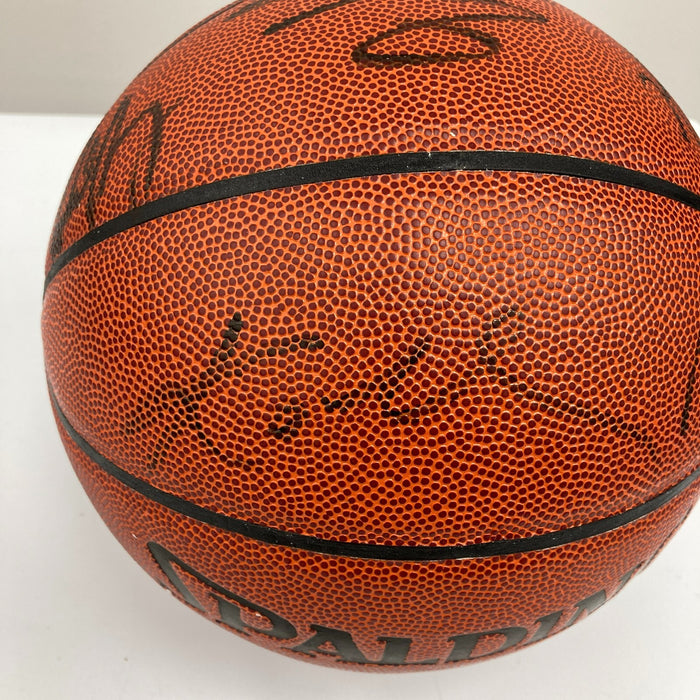 Kobe Bryant 1999-2000 Los Angeles NBA Champs Team Signed Basketball Beckett COA