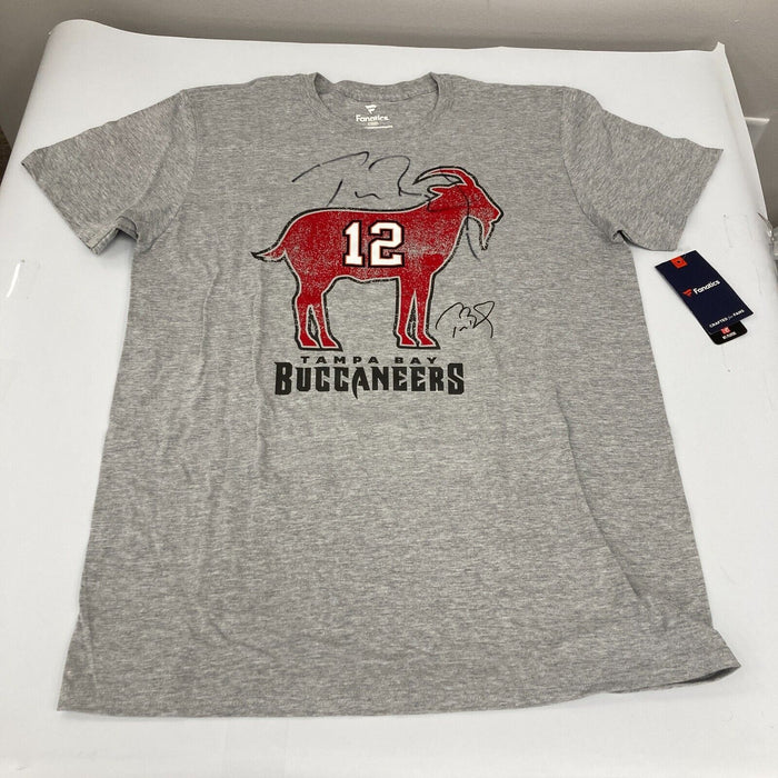 Tom Brady Signed Authentic Tampa Bay Buccaneers Fanatics T-Shirt Beckett COA