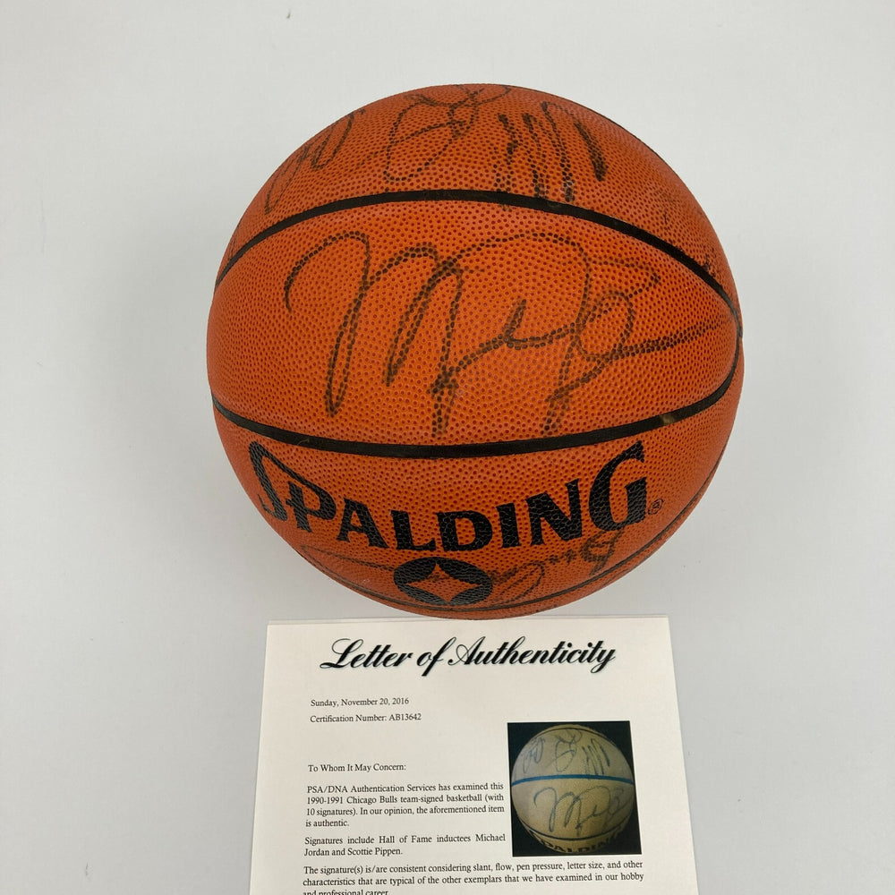 Michael Jordan 1990-91 Chicago Bulls NBA Champs Team Signed Basketball PSA DNA