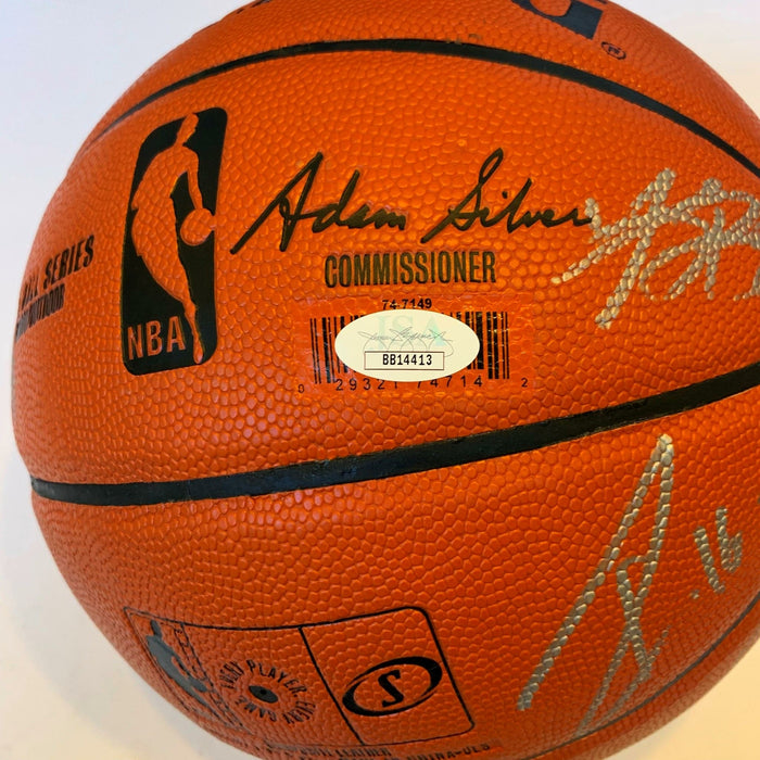 Kobe Bryant 2013-14 Los Angeles Lakers Team Signed Spalding NBA Basketball JSA