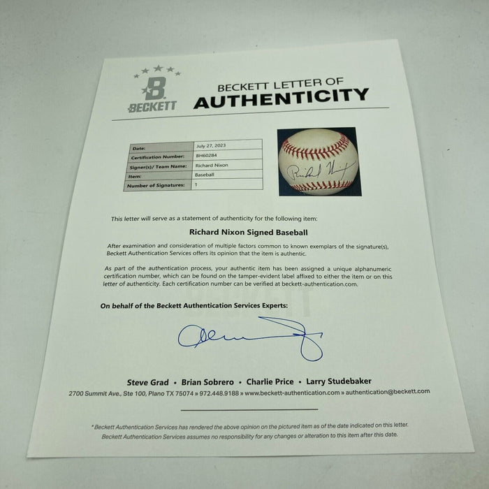 President Richard Nixon Single Signed National League Baseball Beckett COA