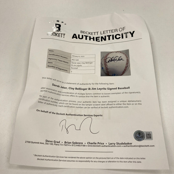 Derek Jeter Signed 1999 New York Yankees Major League Baseball Beckett COA