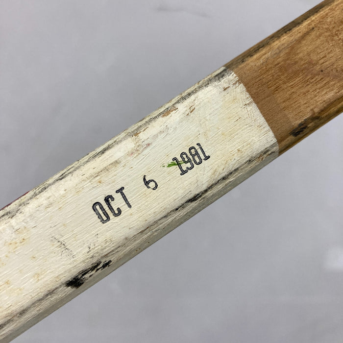 1981 Wayne Gretzky Signed Game Used Titan Hockey Stick Beckett COA