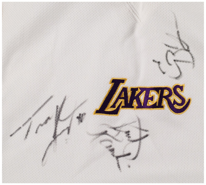 Kobe Bryant 1998-99 Los Angeles Lakers Team Signed Nike Game Jersey Beckett COA