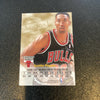 1998-99 Skybox Autographics Scottie Pippen  Autograph Basketball Card