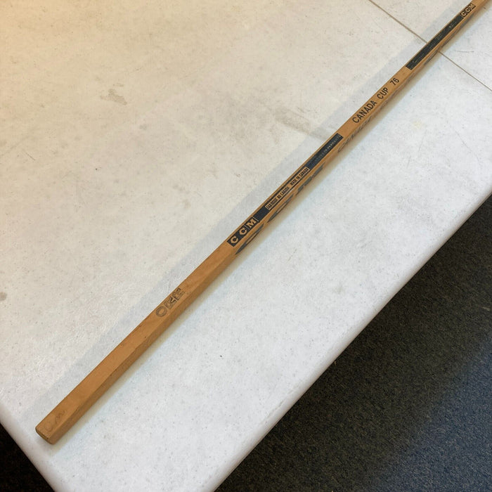 1976 Canada Cup Signed Bobby Orr Game Issued Hockey Stick  24 Sigs JSA COA