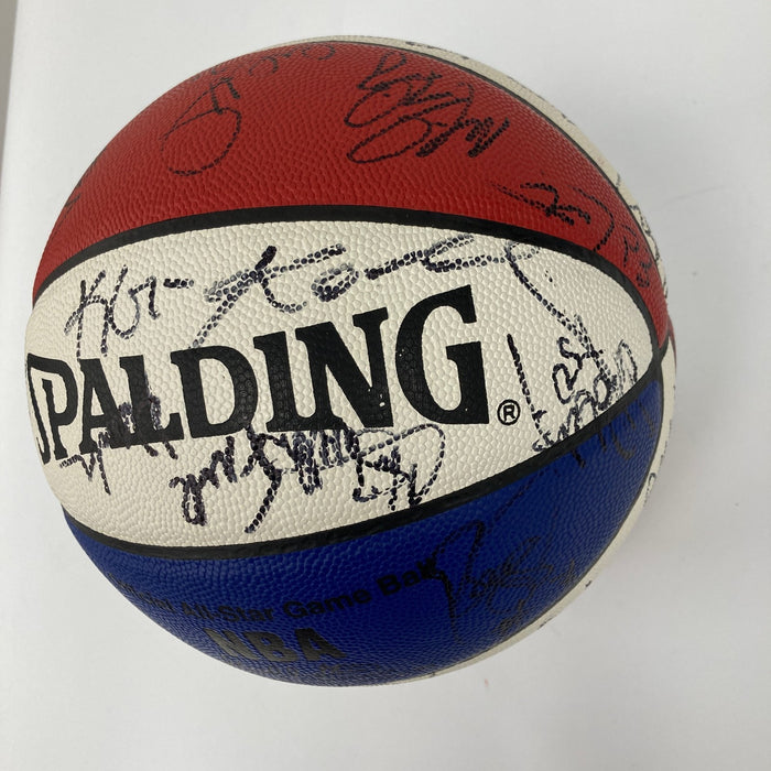 Kobe Bryant 2000 All Star Game Team Signed Basketball Beckett COA