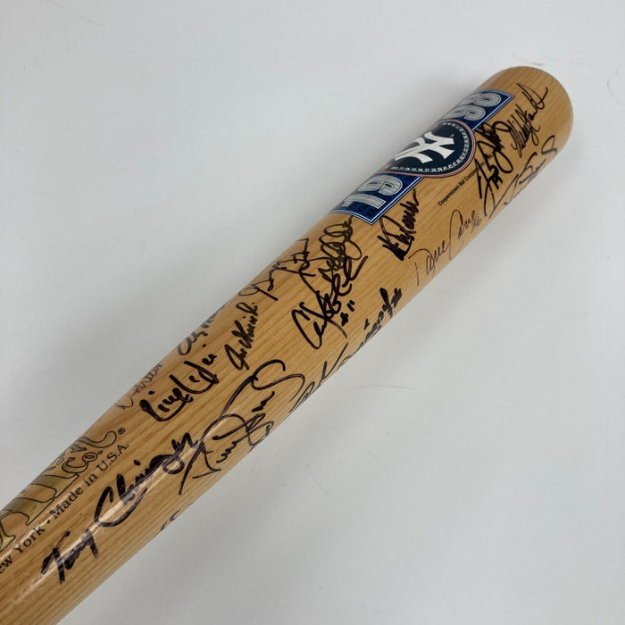 1998 NY Yankees World Series Champs Team Signed Bat 29 Sigs Derek Jeter JSA COA