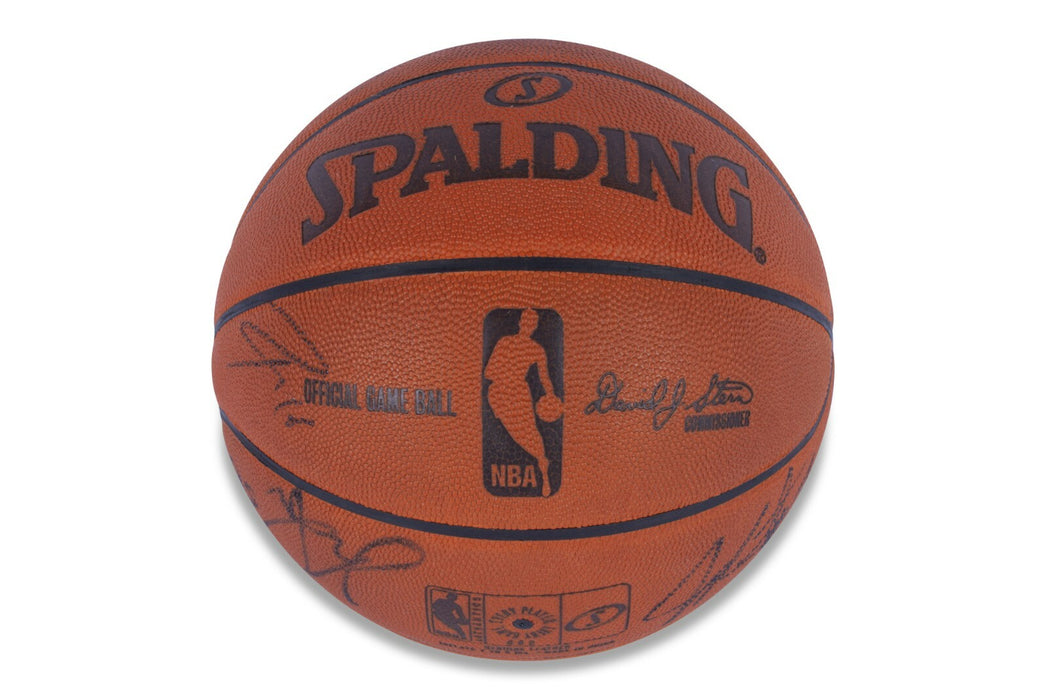 Kobe Bryant 2010-11 Los Angeles Lakers Team Signed NBA Game Basketball PSA DNA