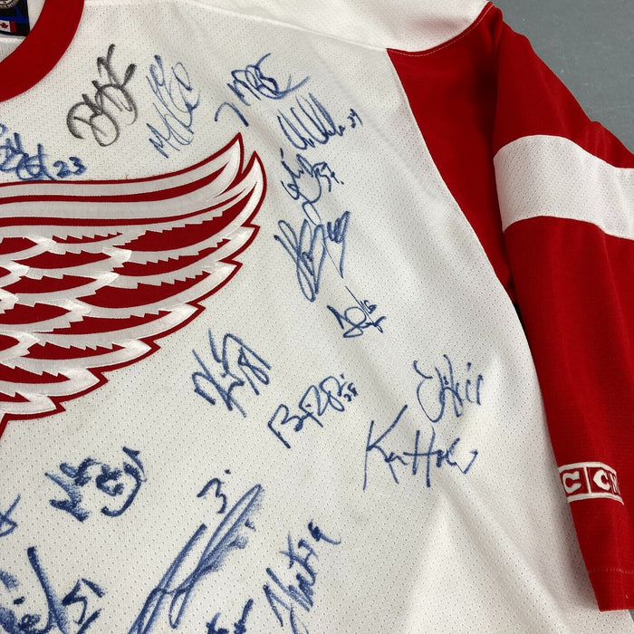 2007-08 Detroit Red Wings Stanley Cup Champs Team Signed Jersey JSA COA