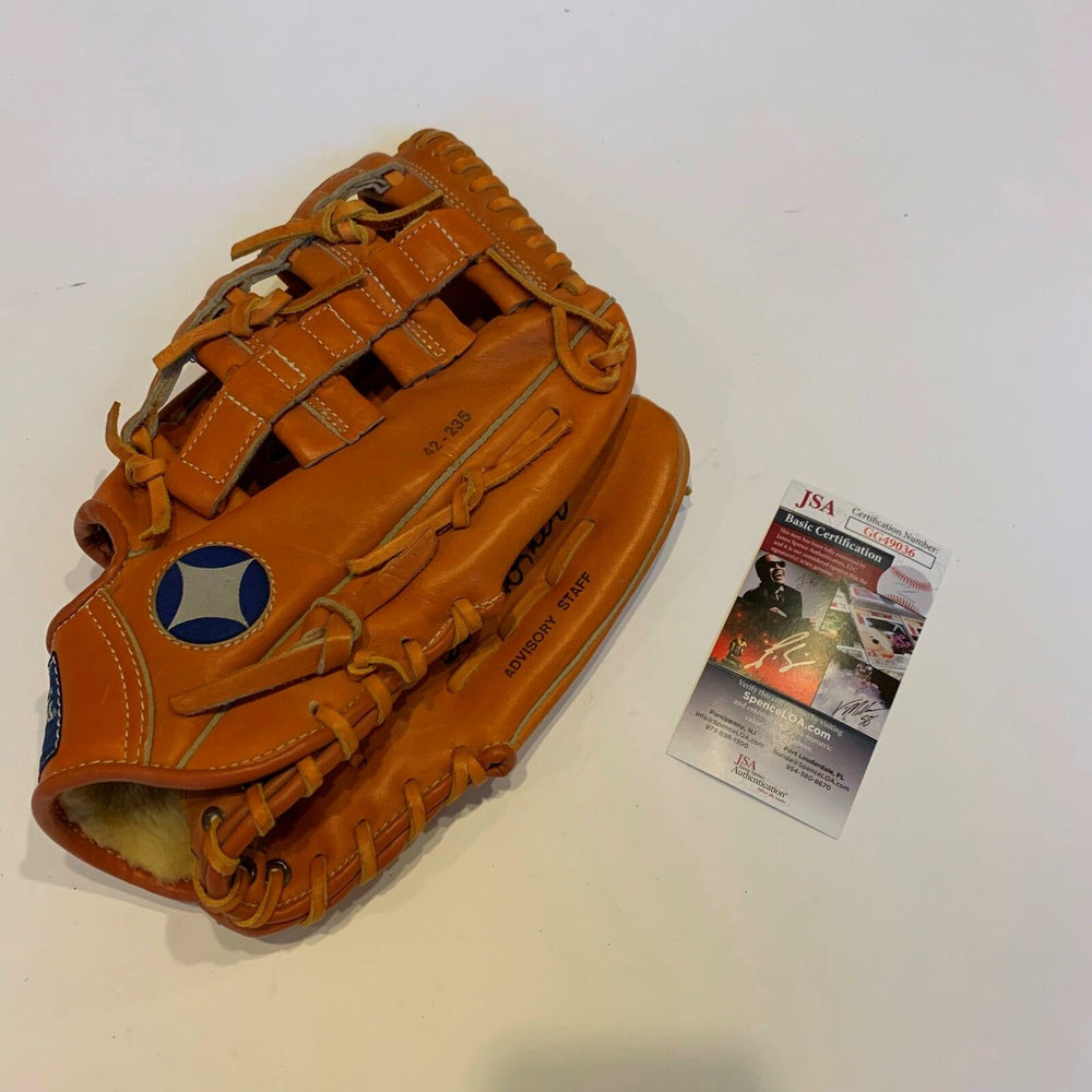 Bob Horner Signed Vintage 1970's Game Model Glove With JSA COA