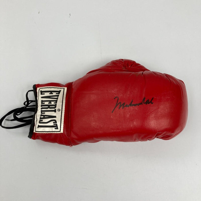 Muhammad Ali Signed Everlast Boxing Glove Beckett COA