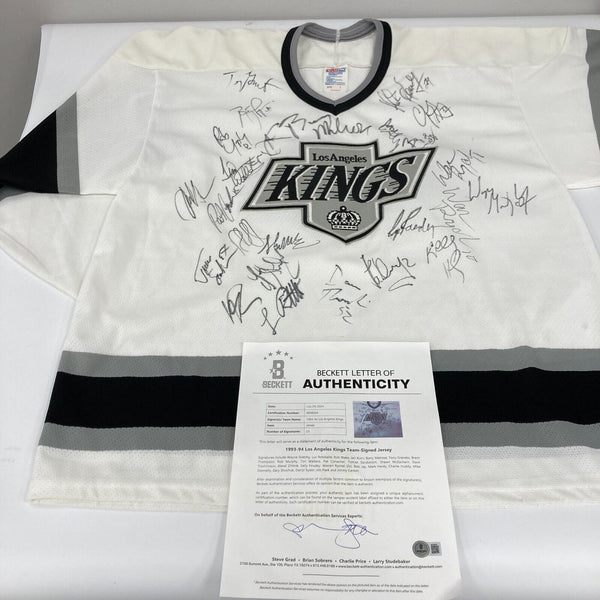 Wayne Gretzky 1993-94 Los Angeles Kings Team Signed Jersey Beckett COA