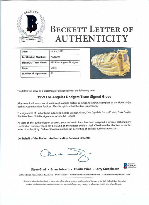 1959 Los Angeles Dodgers World Series Champs Team Signed 1950's Glove Beckett