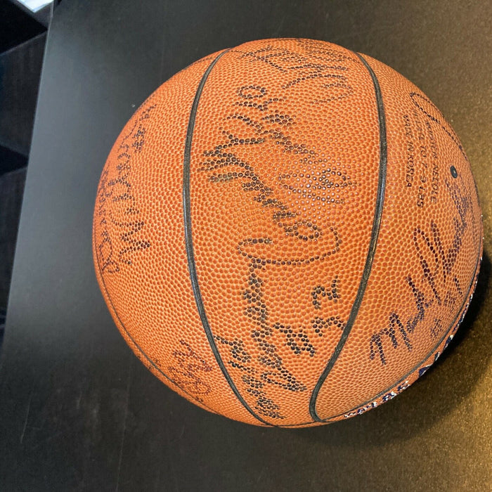 1984-85 Villanova Wildcats NCAA National Champions Team Signed Basketball JSA