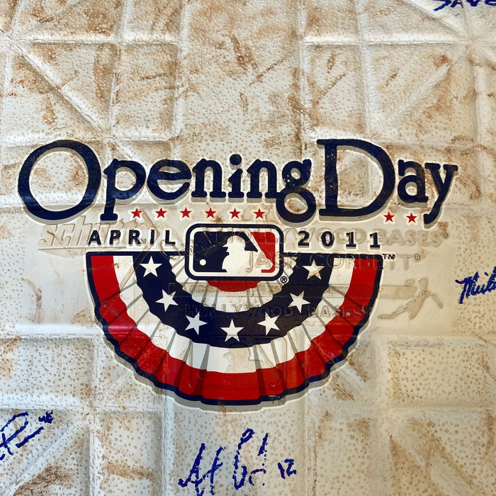 2011 Minnesota Twins Team Signed Opening Day Game Used Base MLB Authentic Holo