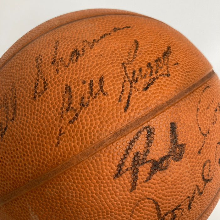 1960-61 Boston Celtics NBA Champs Team Signed Vintage Basketball Beckett COA