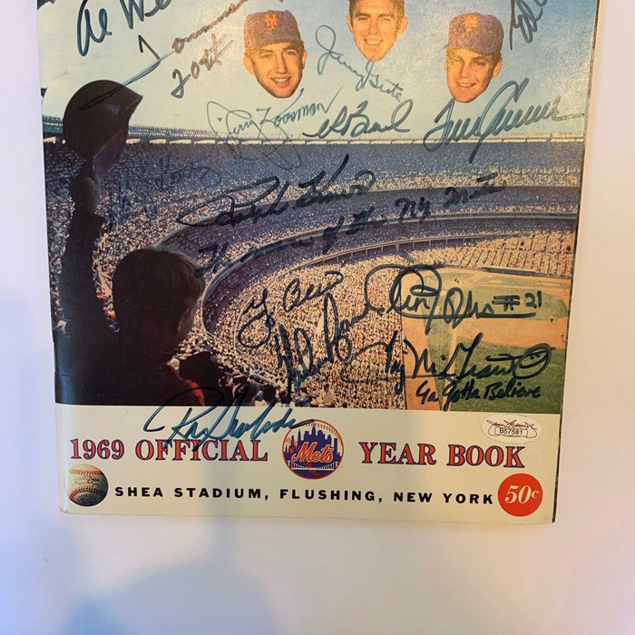 1969 NY Mets World Series Champs Team Signed Yearbook Nolan Ryan Tom Seaver JSA