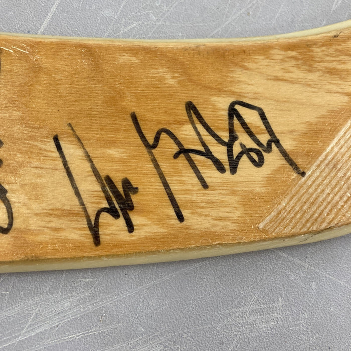 1989-1990 Los Angeles Kings Team Signed Titan Hockey Stick Wayne Gretzky JSA COA