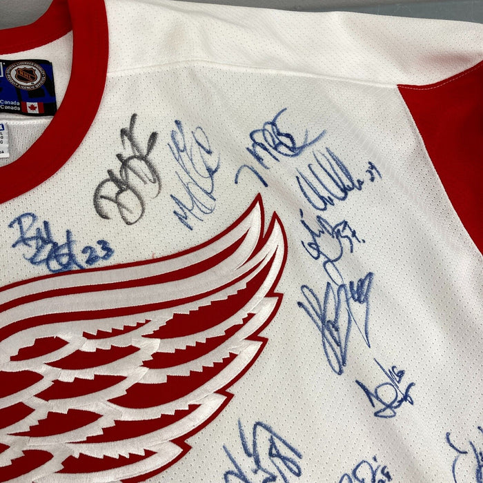 2007-08 Detroit Red Wings Stanley Cup Champs Team Signed Jersey JSA COA