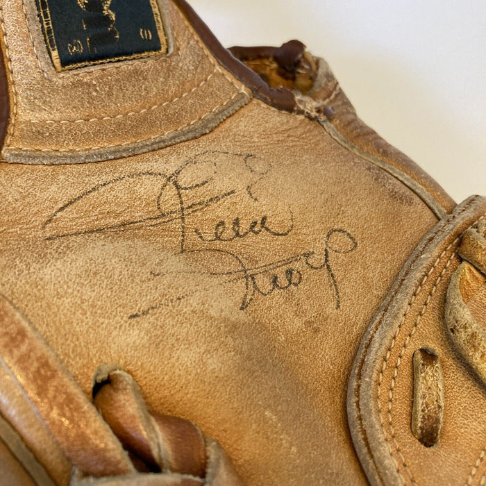 Willie Mays Signed Vintage Wilson Baseball Glove Beckett Certified