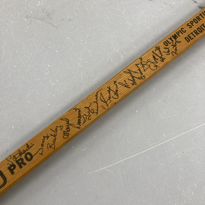 1964-65 Detroit Red Wings Team Signed Gordie Howe Game Issued Hockey Stick JSA