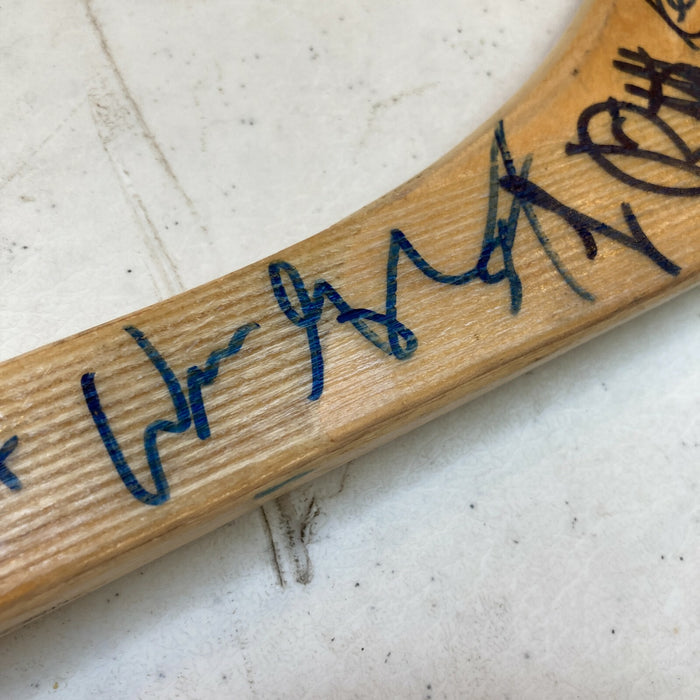 1992-93 Los Angeles Kings Stanley Cup Team Signed Stick Wayne Gretzky JSA COA