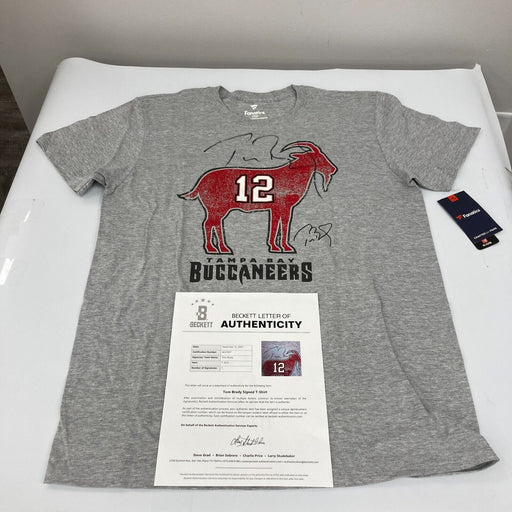 Tom Brady Signed Authentic Tampa Bay Buccaneers Fanatics T-Shirt Beckett COA