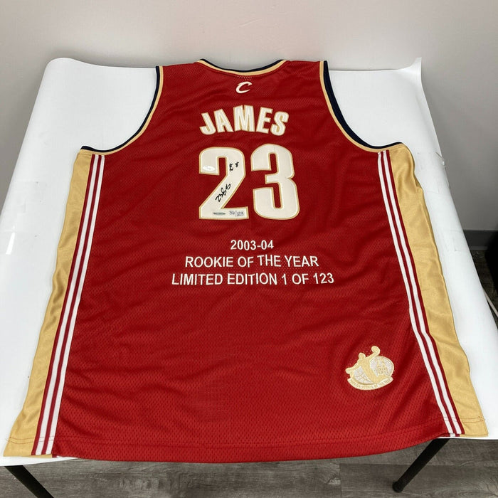 Lebron James "2004 Rookie Of The Year" Signed Cleveland Cavaliers Jersey UDA JSA