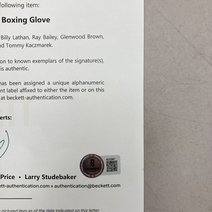 Boxing Greats Multi Signed Glove 17 Sig Chuck Wepner Bobby Joe Young Beckett COA