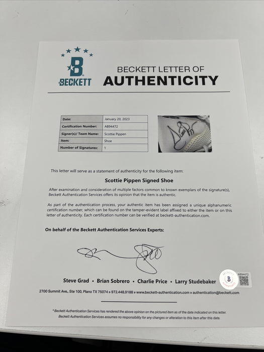 1997 Scottie Pippen Signed Game Used Nike Sneakers Shoes Beckett & MEARS COA