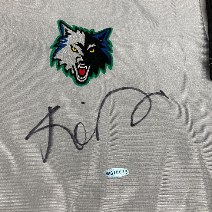 Kevin Garnett Signed Timberwolves Warm-up Jersey Shooting Shirt Upper Deck UDA