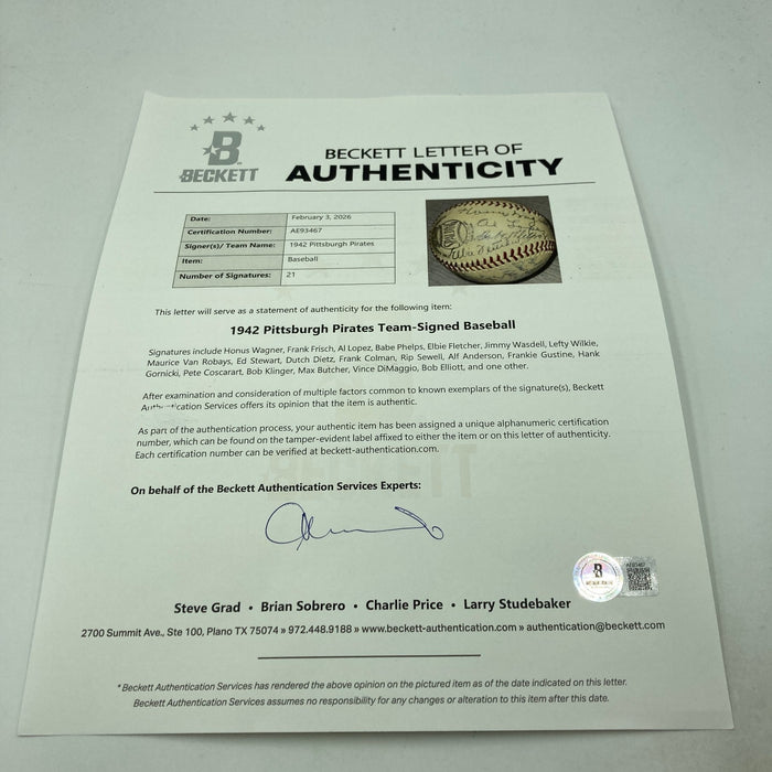 Beautiful Honus Wagner 1942 Pittsburgh Pirates Team Signed Baseball Beckett COA